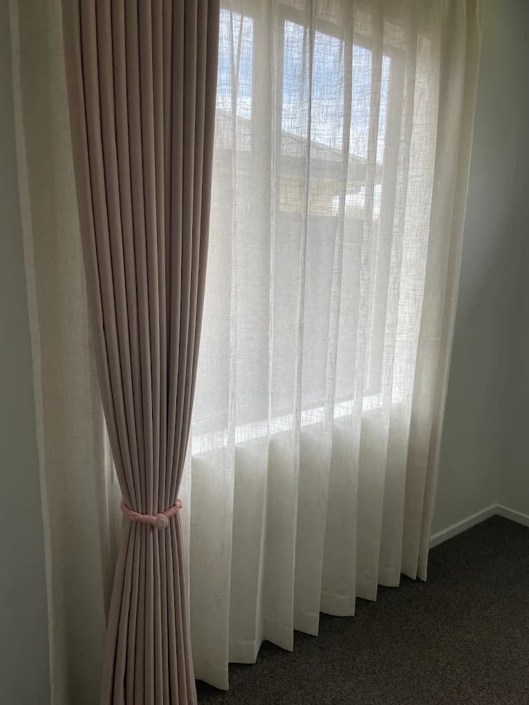 V4 Curtains — gallery image 18
