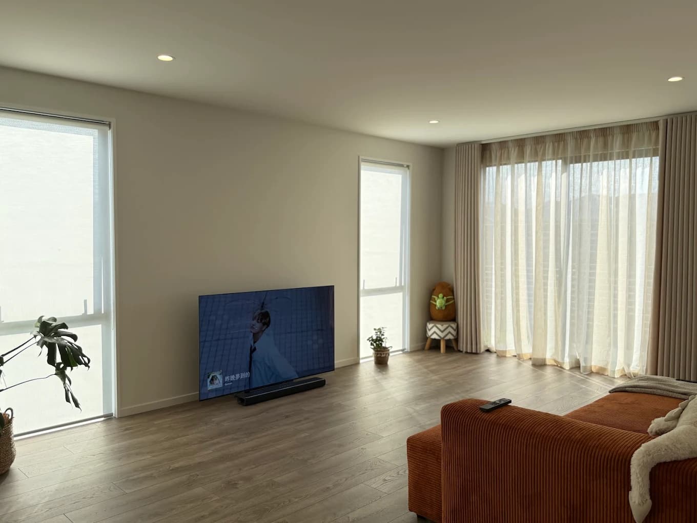 V4 Curtains — gallery image 20