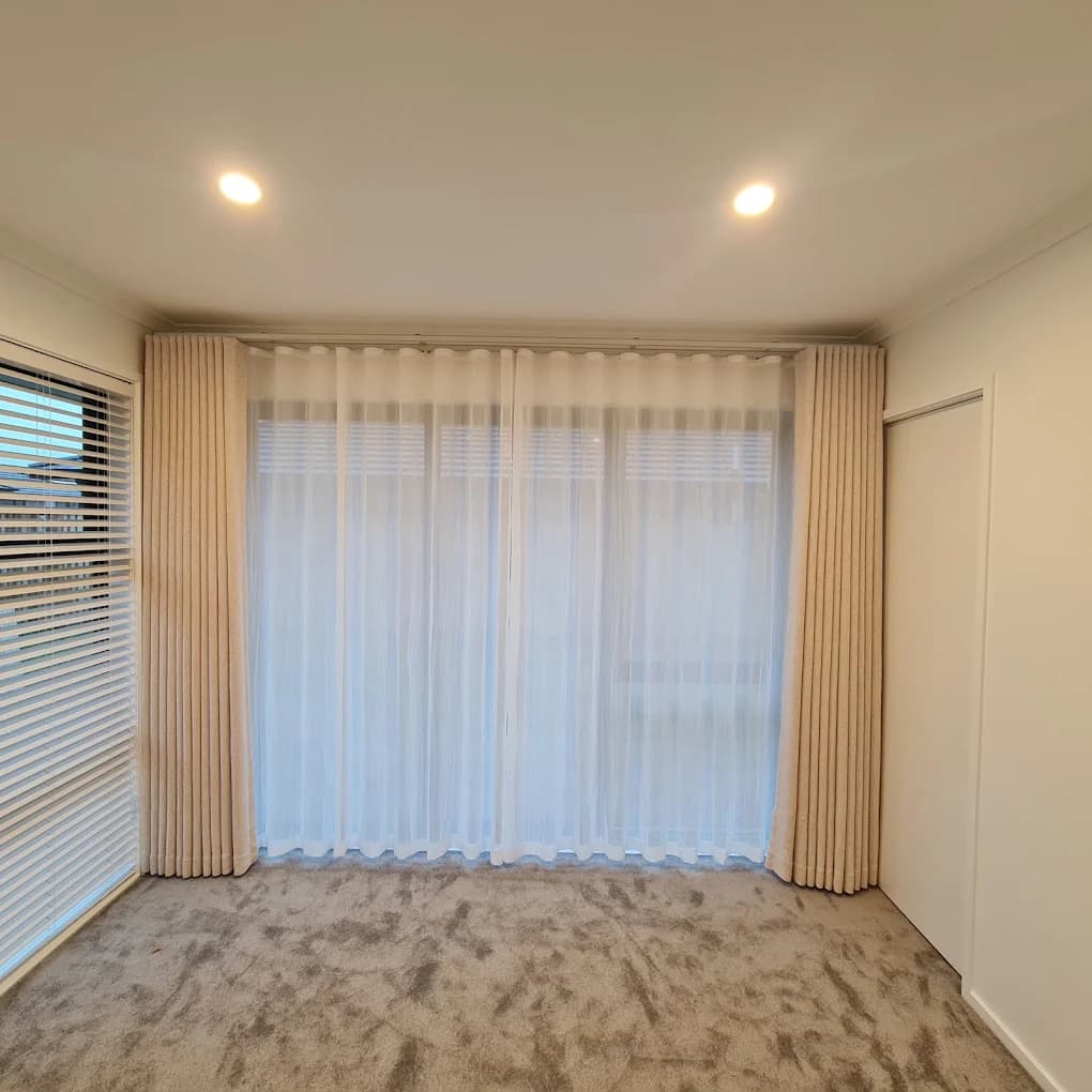 V4 Curtains — gallery image 23