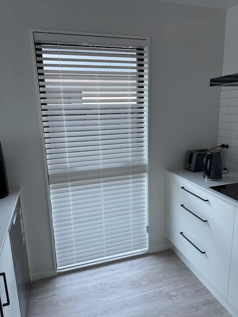 V4 Curtains — gallery image 25