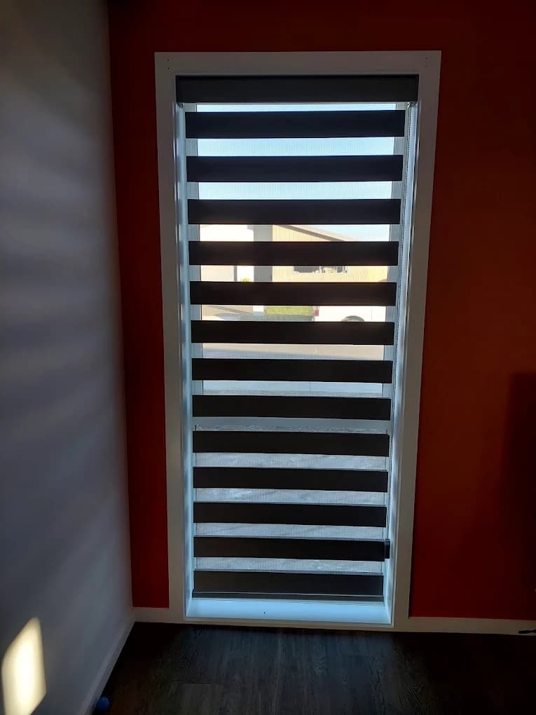 V4 Curtains — gallery image 27