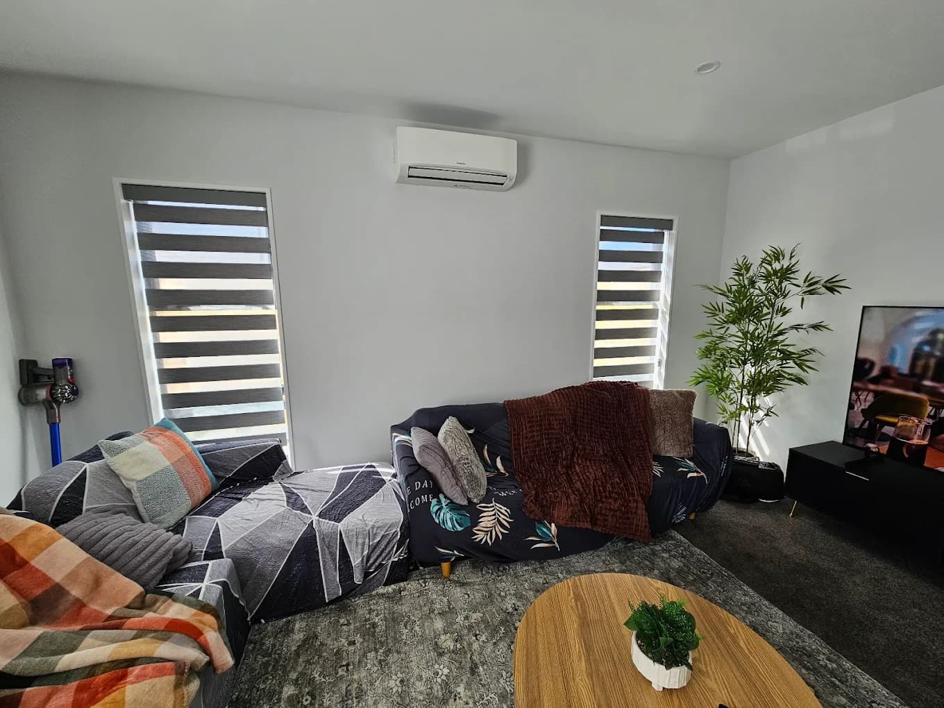 V4 Curtains — gallery image 4